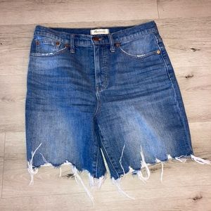 Madewell high- rise denim mid-length shorts size 28! No flaws!